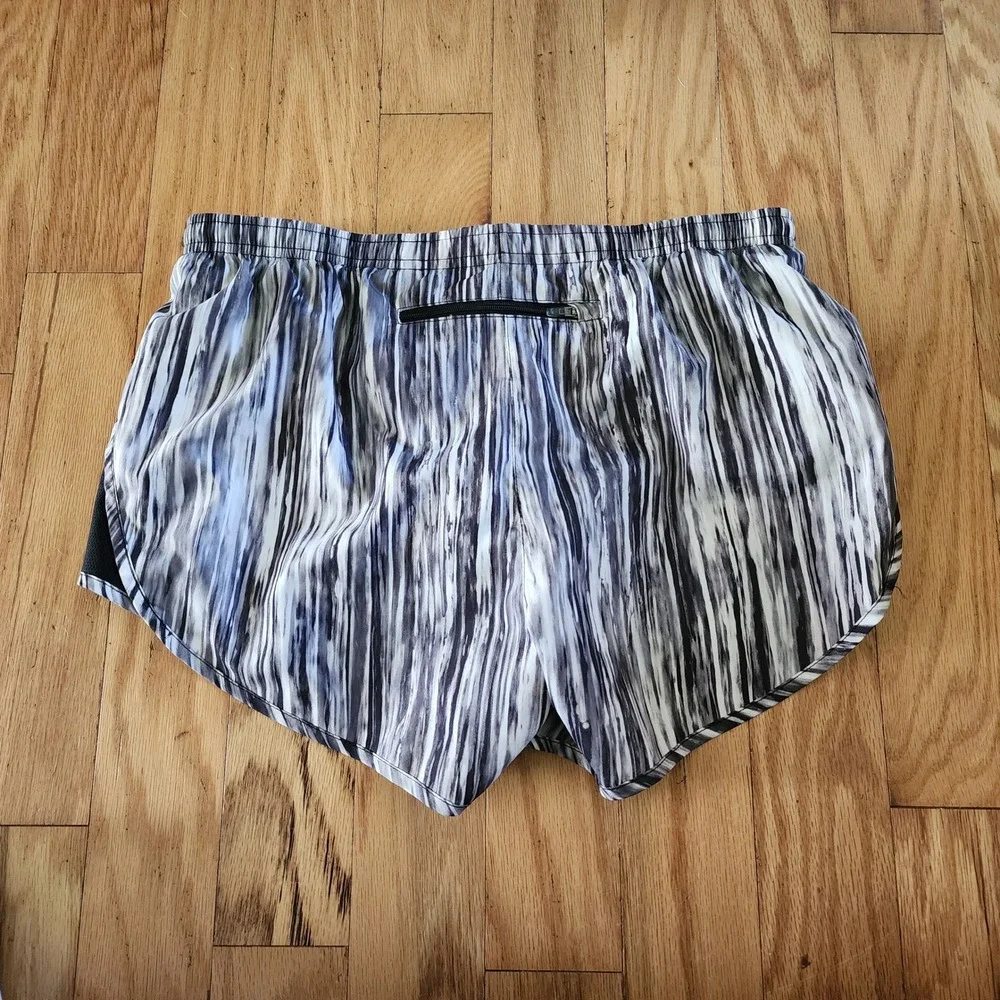 Nike Dri-FIT Running Shorts‎ Women's Medium Athletic Black White Abstract Print